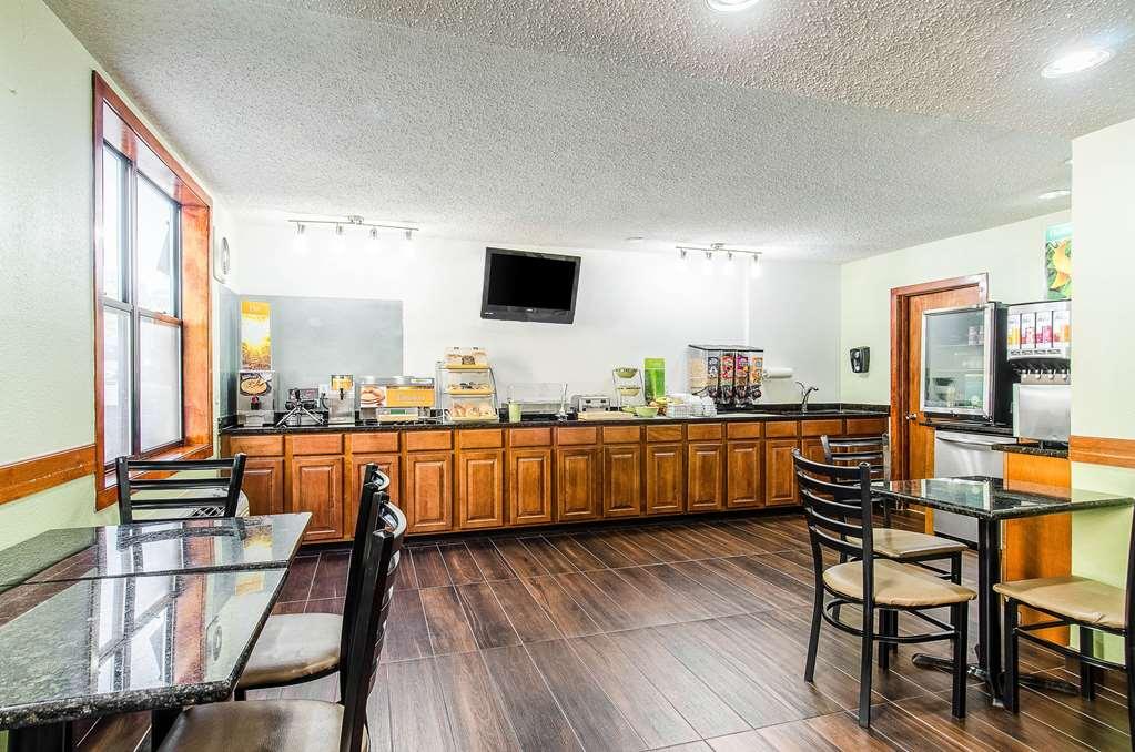 La Casa Inn & Suites - Middleboro Restaurant photo